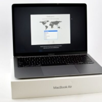 MacBook air 13 inch m1 2020 chip 8GB/512GB